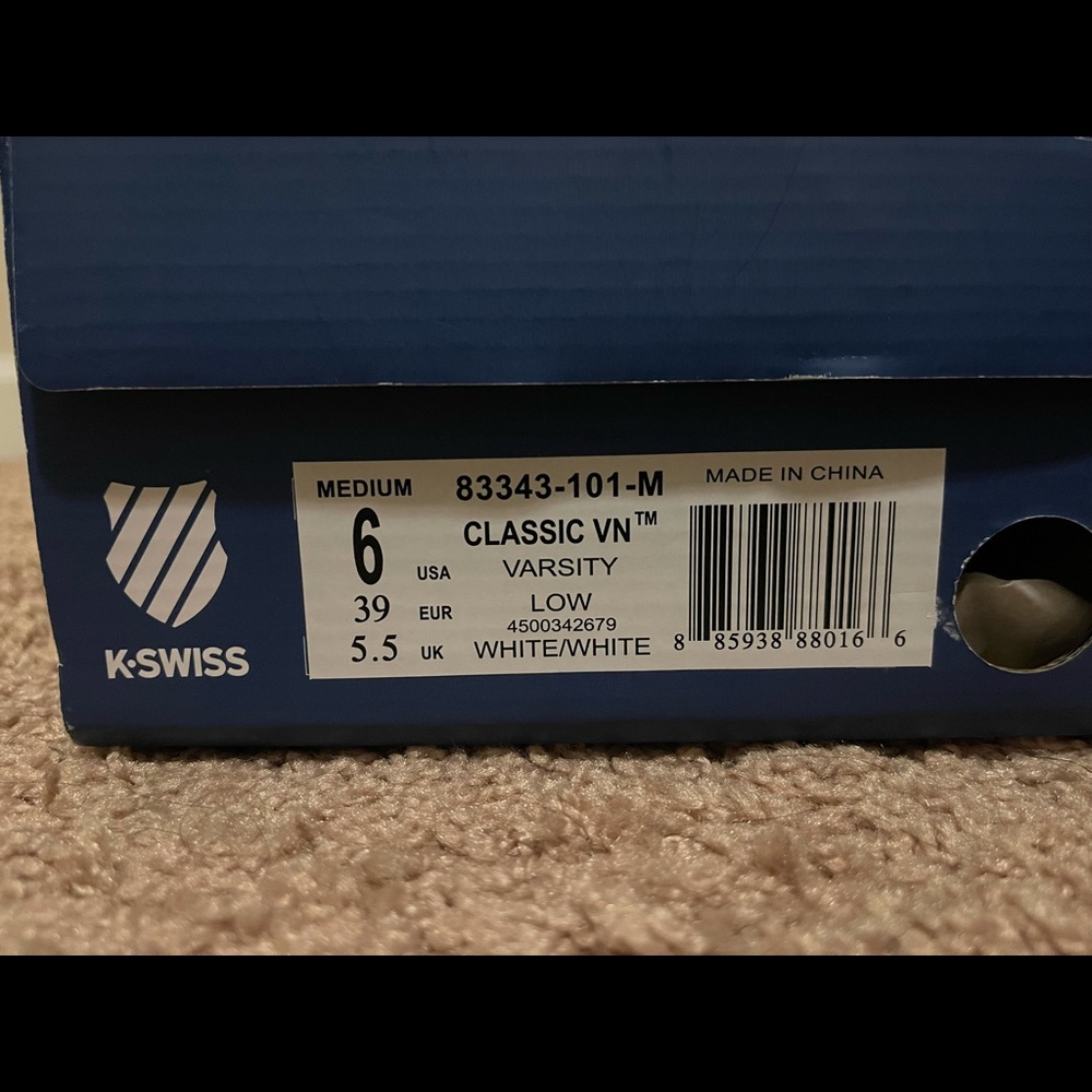 K Swiss - Picture 2 of 4